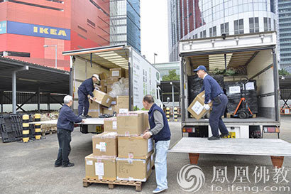 「慈济」香港慈济联合国际知名鞋商为叙利亚难民捐助物资