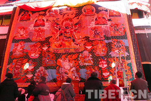 「色拉寺」一年一度“色拉崩钦” 拉萨色拉寺内法音缭绕