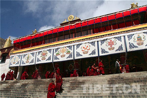 「佛教」西藏各寺院藏历新年传召法会有序进行（图）
