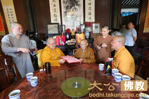「灵岩山」中佛协常务理事妙乐长老一行赴江苏灵岩山拜访明学长老 「灵岩山」中佛协常务理事妙乐长老一行赴江苏灵岩山拜访明学长老