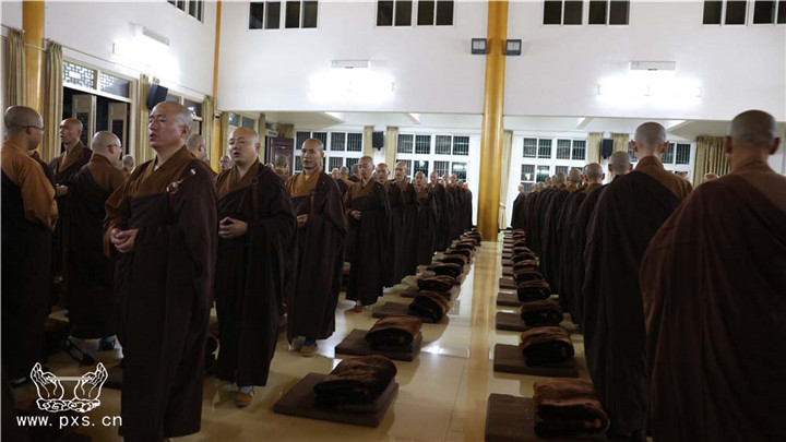 「佛教」福建太姥山平兴寺大众冬季念佛共修