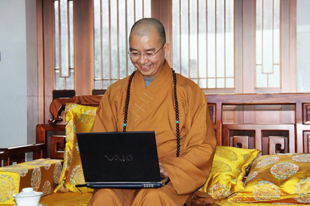 「学诚法师」学诚法师微博书问世，龙泉寺举行发布会