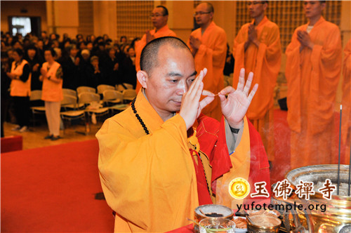 「佛教」上海玉佛禅寺举行觉群共修小组供僧大法会