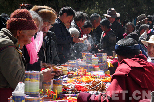 「色拉寺」一年一度“色拉崩钦” 拉萨色拉寺内法音缭绕