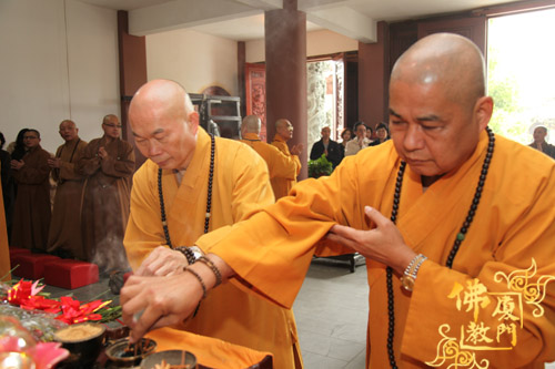 「中国佛教」台湾中国佛教会理事长圆宗长老一行莅临进明寺