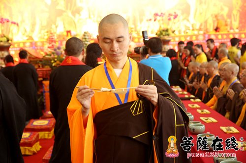 「台海时事」海峡两岸2015年修福修慧供千僧斋会在上海龙华古寺举行