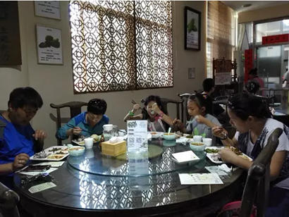 「素食」北京35家素食餐厅举办免费吃素活动 接待千名市民