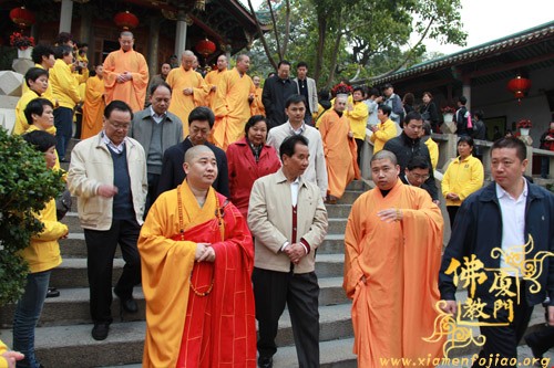 「南普陀寺」原中共中央政治局常委、中央纪检委书记吴官正莅临南普陀寺视察