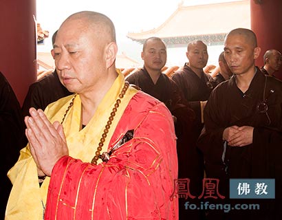 「佛教」广东珠海普陀寺龙象法师“送关”仪式 明生大和尚率众封关