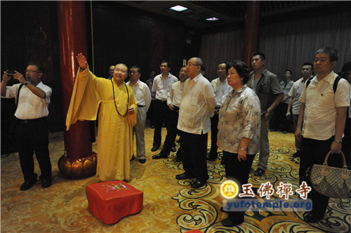 「佛教」中国国民党荣誉主席吴伯雄参观上海玉佛禅寺 「佛教」中国国民党荣誉主席吴伯雄参观上海玉佛禅寺