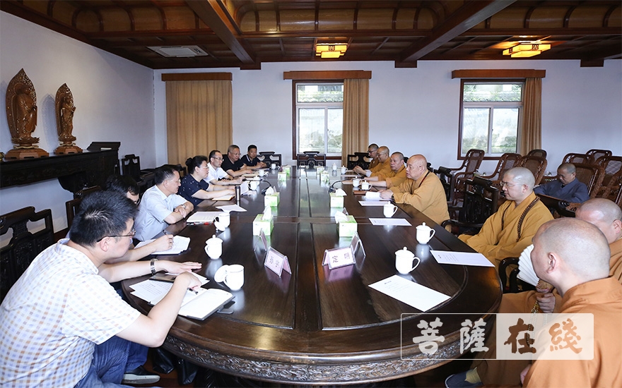 「佛教」舟山市委副书记徐张艳调研普陀山宗教工作
