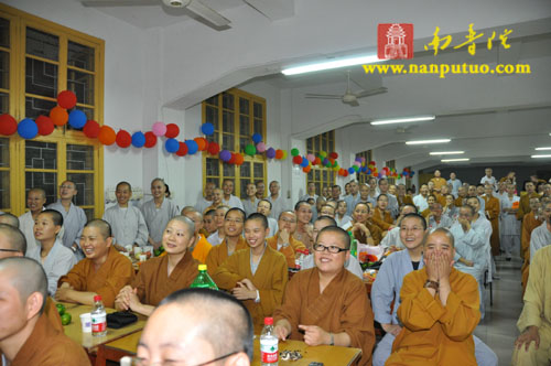 闽院女众部举行2010年“感恩心·中秋情”联欢晚会