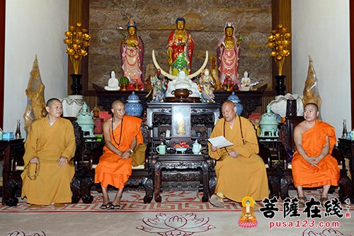 「佛教」南传佛教代表团参访普陀山 王健司长、道慈法师亲切会见