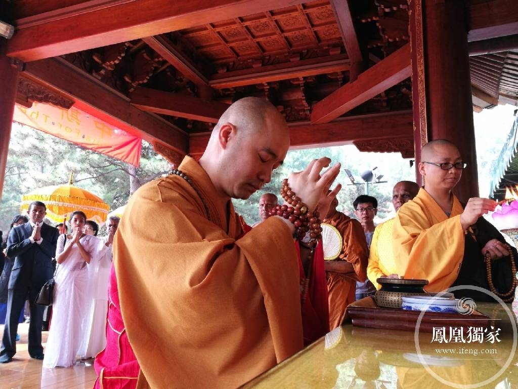 「佛教」中斯高僧齐聚北京灵光寺瞻礼圣物佛牙舍利