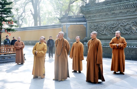 「佛教」浙江普陀山道慈会长一行赴宝陀讲寺等寺庵慰问 「佛教」浙江普陀山道慈会长一行赴宝陀讲寺等寺庵慰问