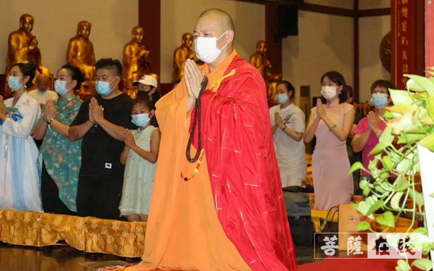 「佛教」上海七宝教寺举行拜月传灯祈福法会 「佛教」上海七宝教寺举行拜月传灯祈福法会