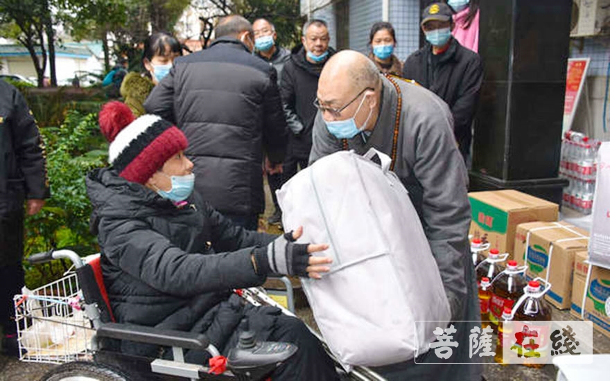「慈善」湖南省佛慈基金会联合长沙市红十字会举行2021年迎新春博爱送万家活动 「慈善」湖南省佛慈基金会联合长沙市红十字会举行2021年迎新春博爱送万家活动