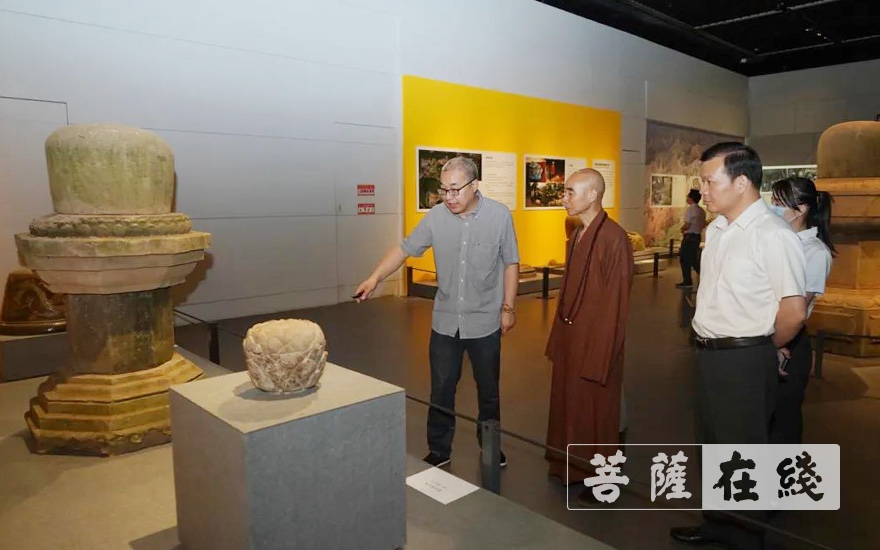 「文物」诚信大和尚赴鄞州区文保中心商讨文物保护事宜 「文物」诚信大和尚赴鄞州区文保中心商讨文物保护事宜