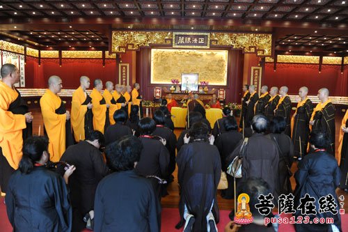 「水陆法会」珠海普陀寺举行2016年水陆法会熏坛洒净仪式