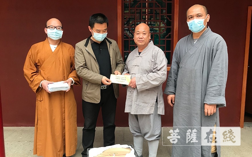 「佛教」咸宁市咸安区民宗局与佛教协会向全区教众发放2.6万元慰问物资 「佛教」咸宁市咸安区民宗局与佛教协会向全区教众发放2.6万元慰问物资