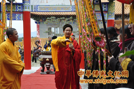 「观音山」广东东莞观音山千里取经 观音寺2013元旦举行《大藏经》安放仪式