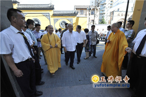 「佛教」中国国民党荣誉主席吴伯雄参观上海玉佛禅寺 「佛教」中国国民党荣誉主席吴伯雄参观上海玉佛禅寺
