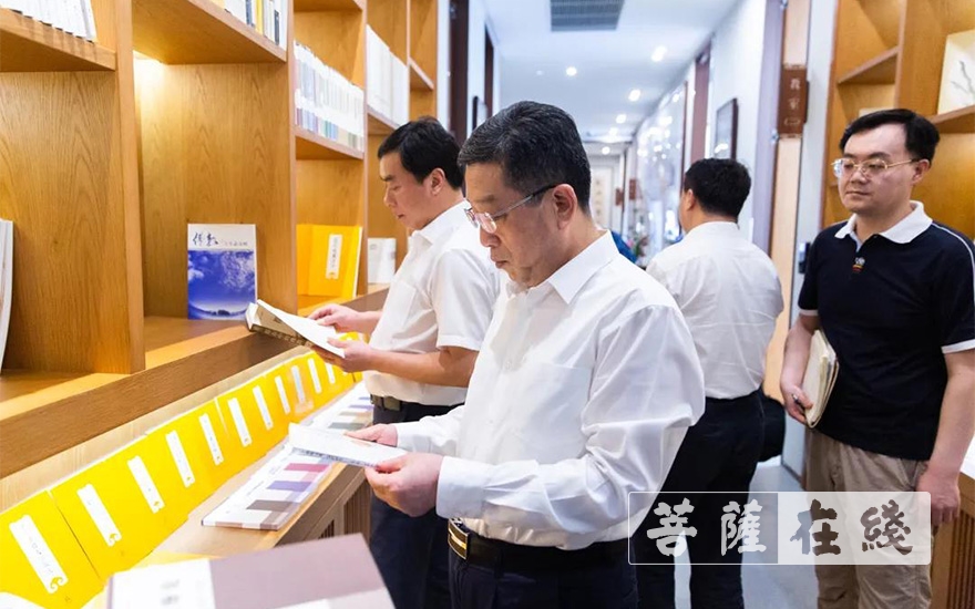 「佛教」上海市委常委、统战部部长郑钢淼一行调研上海玉佛禅寺 「佛教」上海市委常委、统战部部长郑钢淼一行调研上海玉佛禅寺
