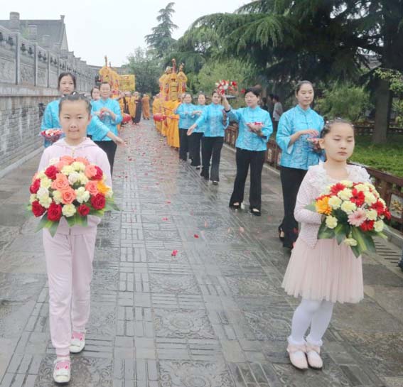 「法门寺」陕西法门寺隆重举行浴佛法会暨传授三皈、五戒大法会 「法门寺」陕西法门寺隆重举行浴佛法会暨传授三皈、五戒大法会
