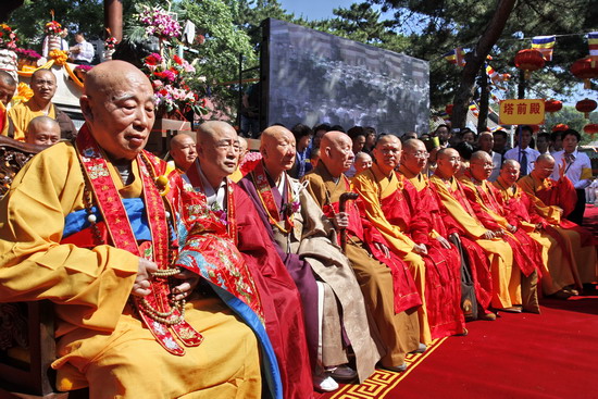 「佛教」北京灵光寺全寺圣像开光庆典暨供佛斋僧法会隆重举行