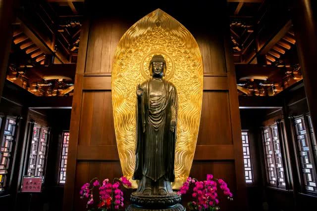「佛教」晨钟暮鼓惊醒世间名利客经声佛号唤回苦海迷路人