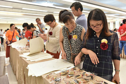 「摄影」佛光祖庭儿童营结营 奉茶献祝福家长喜极而泣