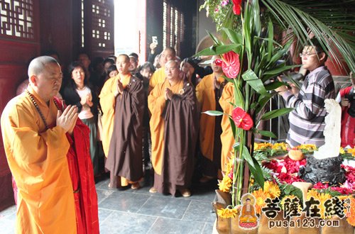 「释迦牟尼」佛祖诞辰2557周年 嵩山少林寺隆重举行浴佛大法会