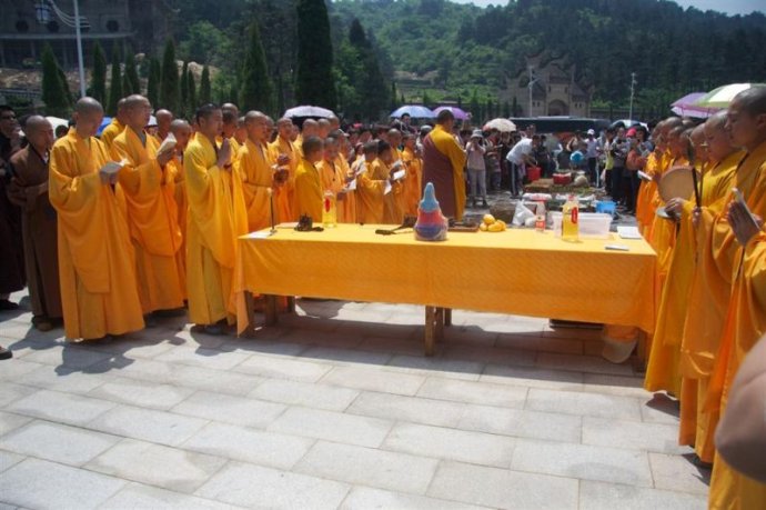 「红安」武汉归元护生群联合红安天台寺举行大型放生法会 「红安」武汉归元护生群联合红安天台寺举行大型放生法会