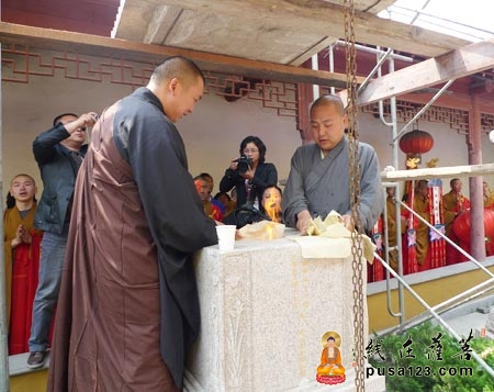 「佛教」泰州光孝律寺上成下一长老舍利入塔法会
