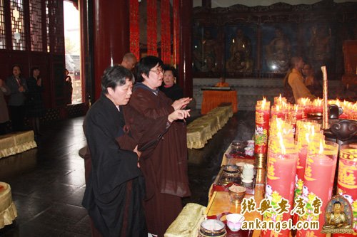 浙江安康寺隆重举行第七届华严法会熏坛洒净仪式