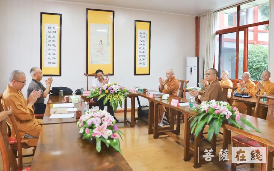 「研究生」四川尼众佛学院第六届研究生毕业论文答辩会圆满 「研究生」四川尼众佛学院第六届研究生毕业论文答辩会圆满