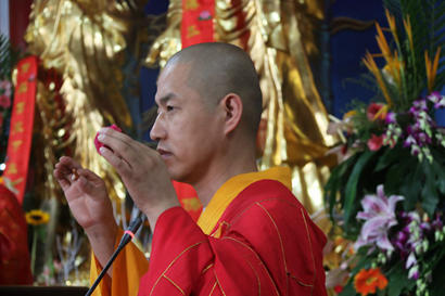 「出家」哈尔滨极乐寺四百余位短期出家弟子传戒法会圆满
