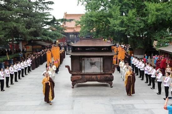 「灵光寺」北京灵光寺佛牙塔2016年度首次隆重免费开放瞻仰