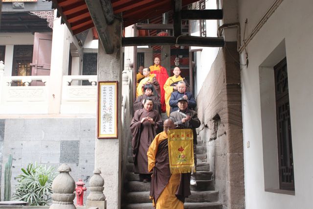 「佛教」2011年1月4日重庆华岩寺举行皈依法会