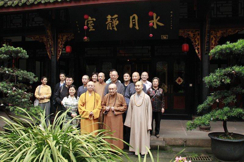 梦参老和尚于2010年9月25日参访成都文殊院(组图) 梦参老和尚于2010年9月25日参访成都文殊院(组图)