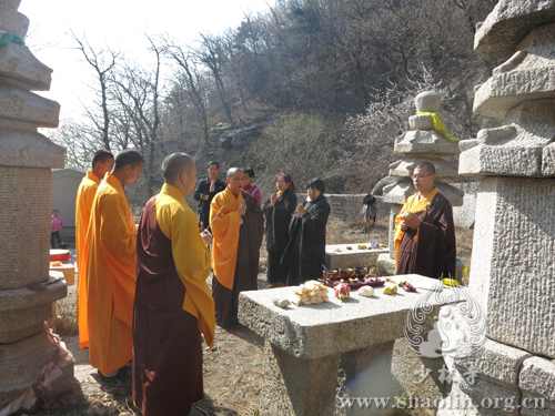 「少林寺」天津盘山北少林寺举行清明祭祖追思法会