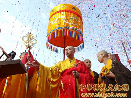 「本焕长老」本焕长老弟子印彻法师荣膺广东南雄大雄禅寺方丈