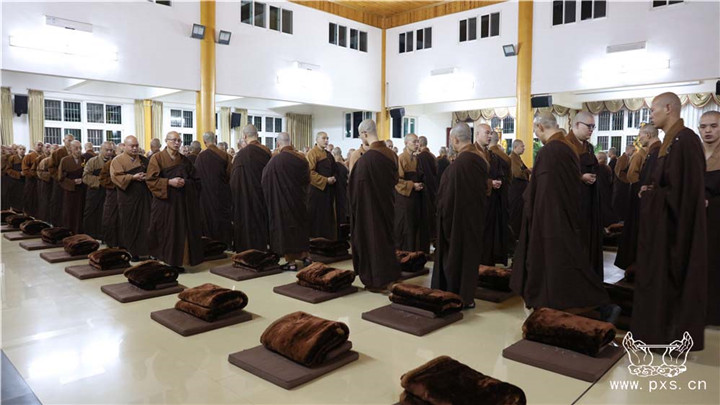 「佛教」福建太姥山平兴寺大众冬季念佛共修