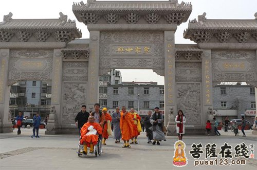 「大法师」泰国尼宫木尼大法师一行参访河北邢台大开元寺