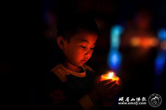 「佛教」四川大佛禅院举行“万盏明灯供普贤”祈福供灯法会