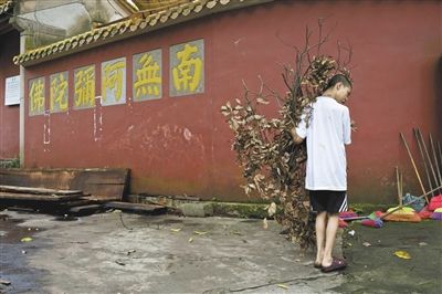 广东紫峰寺住持收养20余孤儿 最大者已19岁