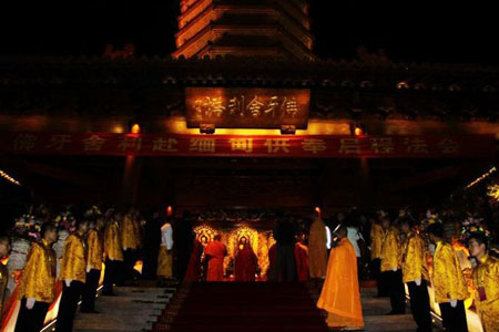 「佛教」佛牙舍利赴缅甸供奉 佛教交往促进中缅传统友谊