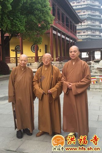 「佛教」上海洪福寺僧众一行参访无锡灵山大佛