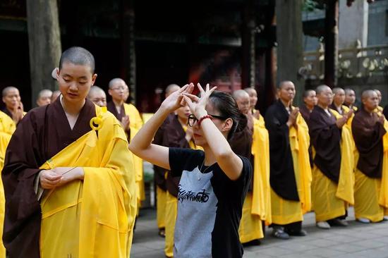 「普照寺」四川青城山普照寺隆重举行“天灯”祈福法会