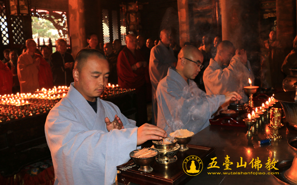 「佛教」纪念禧钜老和尚往生十周年千僧法会在山西五台山显通寺隆重举行 「佛教」纪念禧钜老和尚往生十周年千僧法会在山西五台山显通寺隆重举行